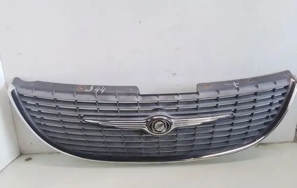 Chrysler Voyager Front bumper upper radiator grill