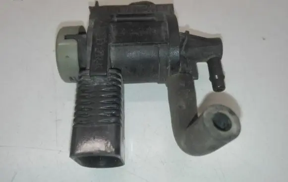 Audi A4 S4 B7 8E 8H Vacuum valve 1J0906283C