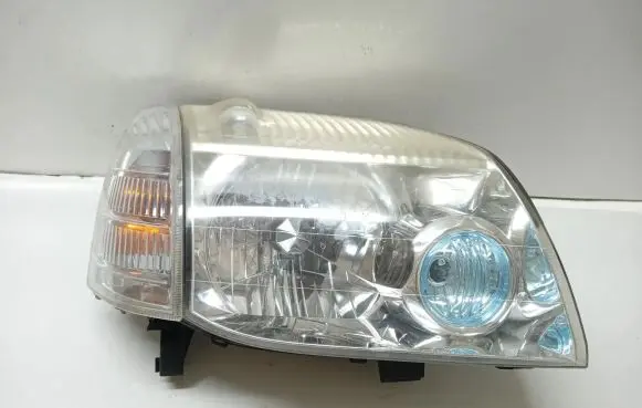 Nissan X-Trail T30 Headlight/headlamp