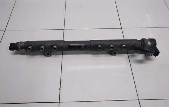 Volvo V70 Fuel main line pipe 00724215 30777554 0445215023