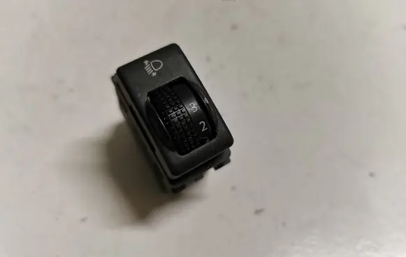 Nissan X-Trail T30 Light switch