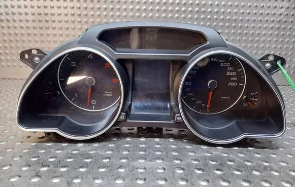 Audi A5 8T 8F Speedometer (instrument cluster) S26383347 8T0920930D