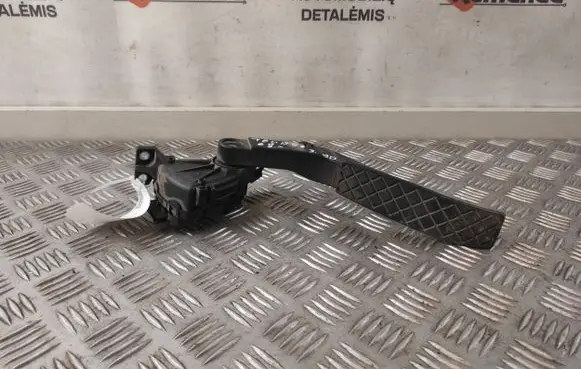 Volkswagen Touareg I Accelerator throttle pedal 7L0723507D