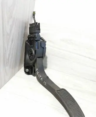 Ford Fiesta Accelerator throttle pedal 8V219F836AB 6PV00951720 04102012