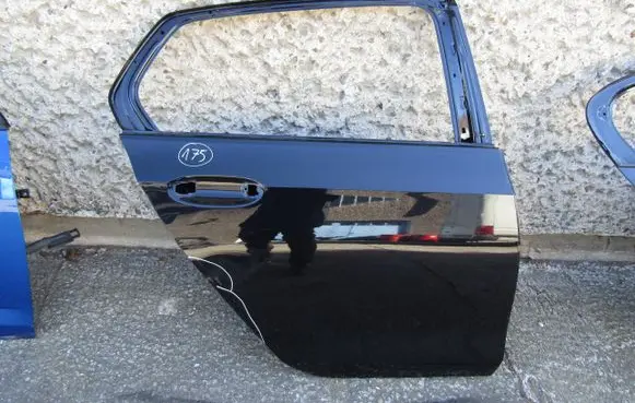 Volkswagen Golf VIII Rear door 5H4833312G