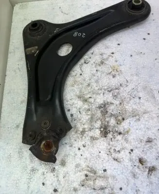 Peugeot 208 Front control arm