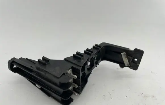 Audi A4 S4 B7 8E 8H Relay mounting block 8E0937503B