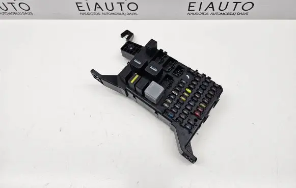 Ford Mondeo Mk III Fuse module 1S7T14A073AG 3C1831433