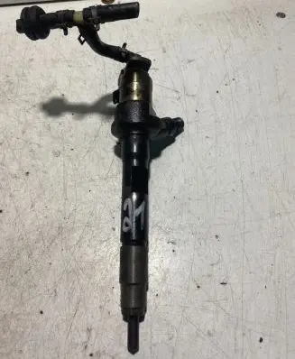 Mazda 6 Fuel injector R2AA13H50