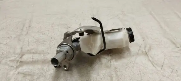 Audi A3 8Y Brake fluid reservoir 02048644p9 3q2612163a 3q2612163