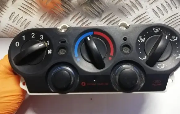 Fiat Doblo Climate control unit 18D451B