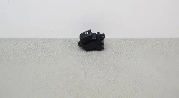 Hyundai i20 (PB PBT) Electric window control switch 202005491