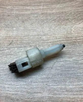 Alfa Romeo 147 Brake pedal sensor switch B365