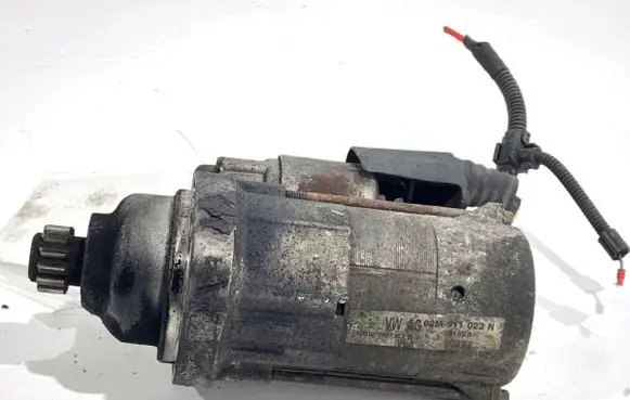 Volkswagen Golf V Starter motor 02M911023N