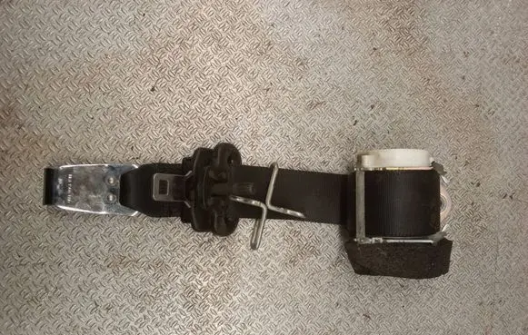 Ford Galaxy Rear seatbelt