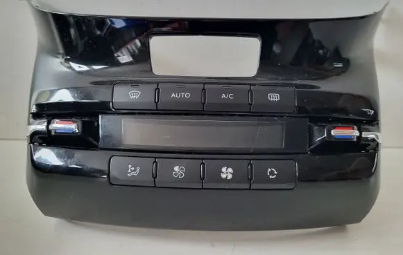Peugeot 2008 I Climate control unit 96722471XU