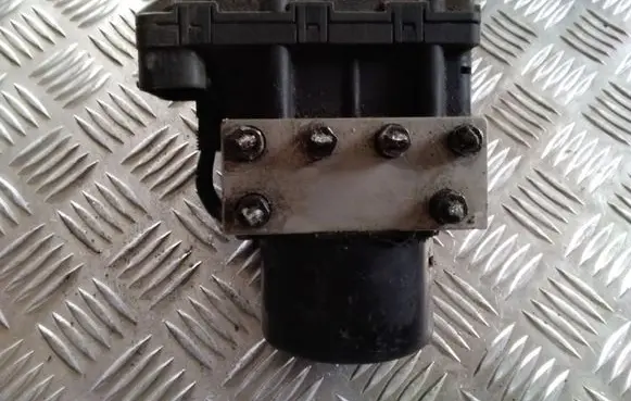 Volkswagen Golf IV ABS Pump 1J0907379G 10094903103