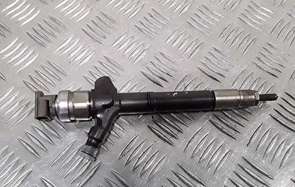 Toyota Corolla Verso E121 Fuel injector 236700R170