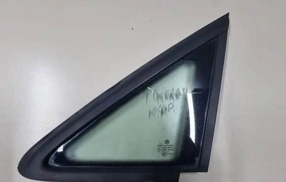 Volkswagen Touran I Front triangle window/glass DOT24M68AS2 E000255