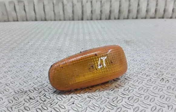 Volkswagen II LT Front fender indicator light