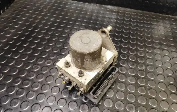 Mercedes-Benz Sprinter W906 ABS Pump 0265950883 A0014462989