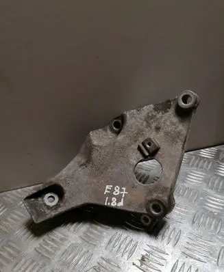 BMW 1 E81 E87 Engine mounting bracket 677504101 59280110