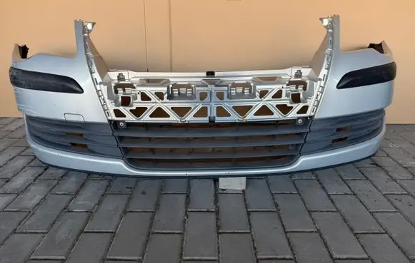 Volkswagen Touran I Front bumper 1T0807221D