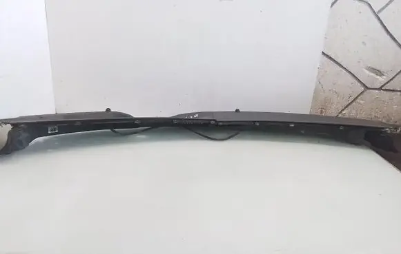 Peugeot 107 Wiper trim