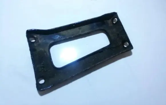 Mitsubishi Carisma Engine mounting bracket