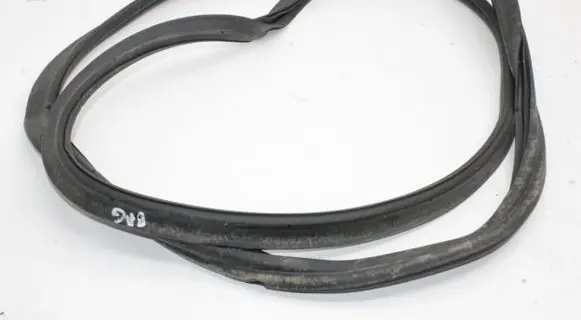 Skoda Kodiaq Trunk rubber seal (body) 565827705B