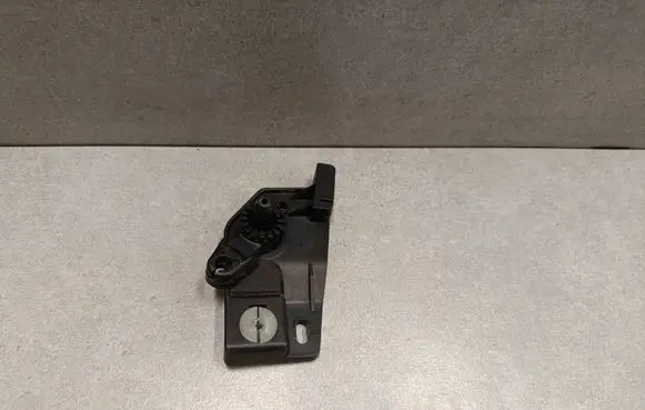 Engine bonnet (hood) release handle