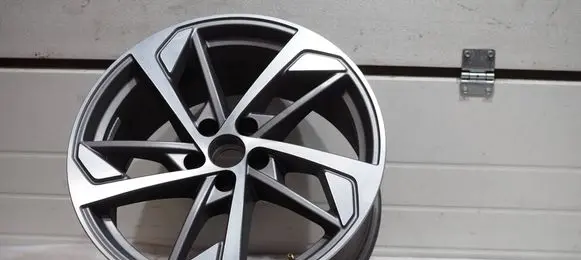 Audi Q3 F3 R19 alloy rim 83A601025