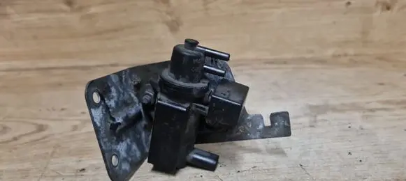 BMW 1 E81 E87 Turbo solenoid valve 70206301