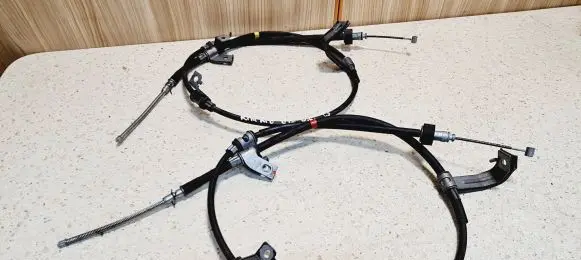 Handbrake/parking brake wiring cable