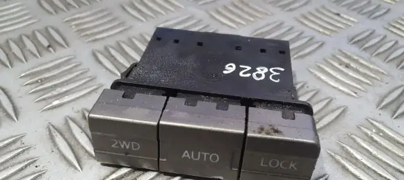 Nissan X-Trail T30 Central locking switch button 