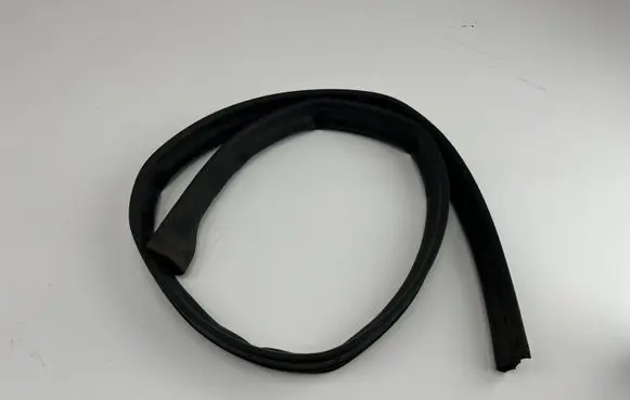 Volkswagen Tiguan Front door rubber seal 5NA837119A