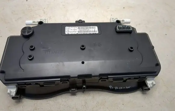 Renault Master III Speedometer (instrument cluster) P248105732R 224357103