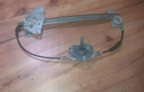 Mitsubishi Carisma Sliding door window regulator with motor