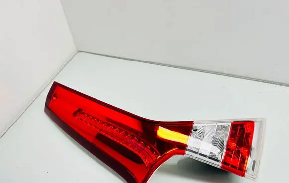 Volvo V70 Tailgate rear/tail lights 