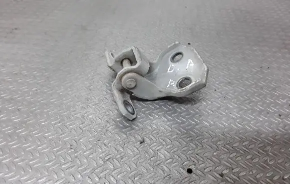 Subaru Forester SH Front door lower hinge 