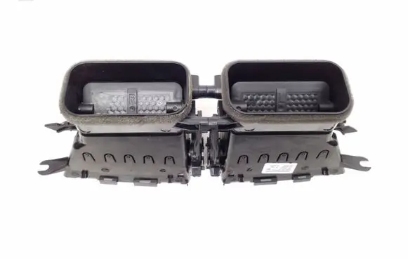 Mercedes-Benz C W204 Dash center air vent grill A2048306054