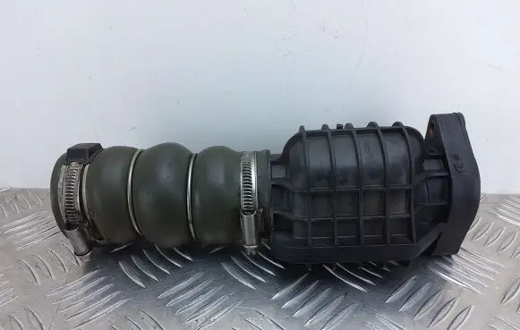 Peugeot 208 Intercooler hose/pipe 9687261180