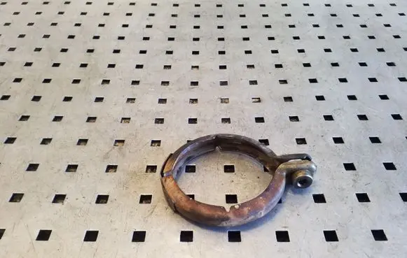 Mercedes-Benz ML W164 Muffler pipe connector clamp 
