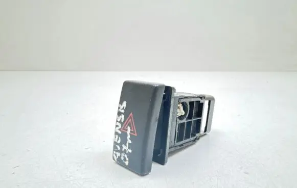 Toyota Avensis T250 Hazard light switch 157963 TR9503 D0T6