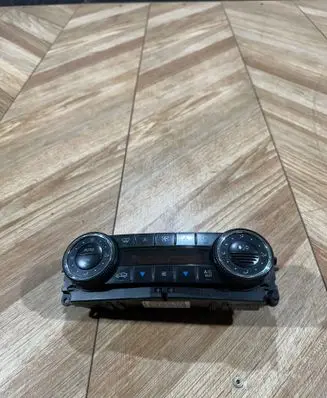 Mercedes-Benz C W203 Climate control unit A2038304385