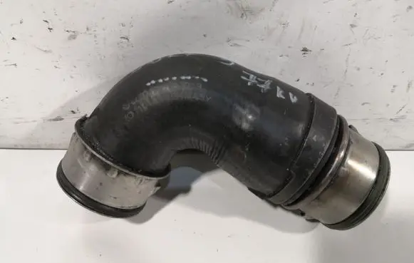 Volkswagen Golf V Intercooler hose/pipe 1T0145790B 038131111A