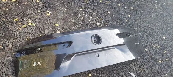 BMW iX Trunk door license plate light bar 