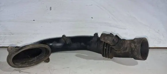 BMW X3 E83 Air intake duct part 7786127