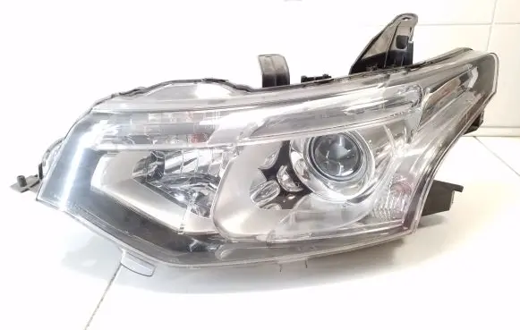 Mitsubishi Outlander Headlight/headlamp 4B45X8301C202 W3T23371