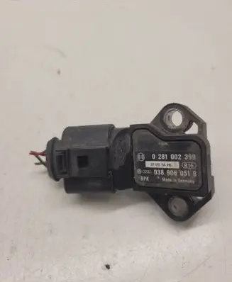 Volkswagen Golf V Air pressure sensor 0281002399 038906051B